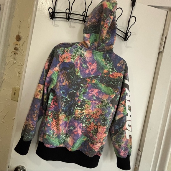 Palace hoodie ✨$24 when bundled✨ - Picture 3 of 12